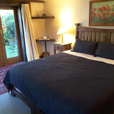 Wanaka Stonehouse Bed & Breakfast Bagian luar foto
